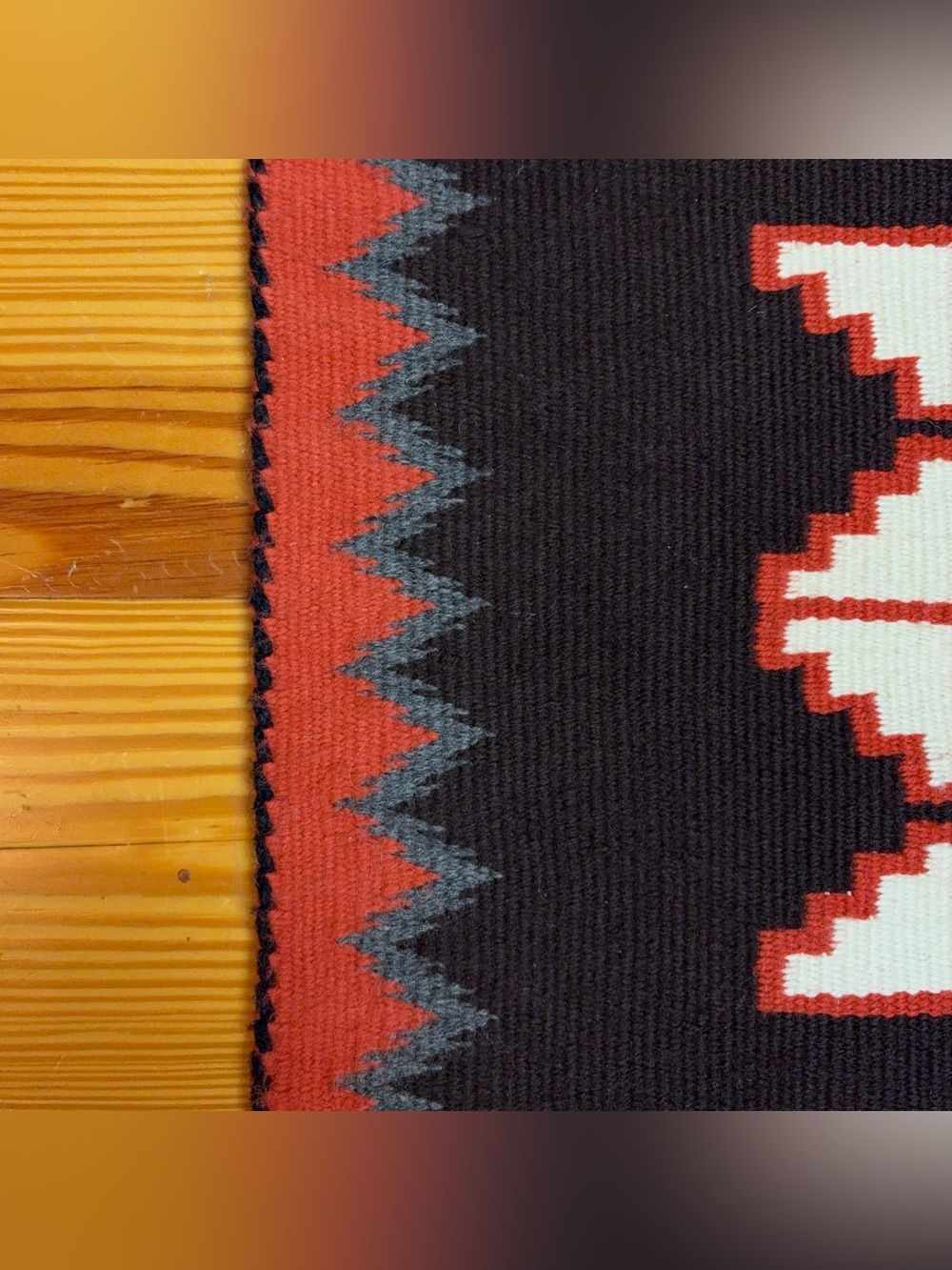 VINTAGE NAVAJO RUG - Picture 6 of 12
